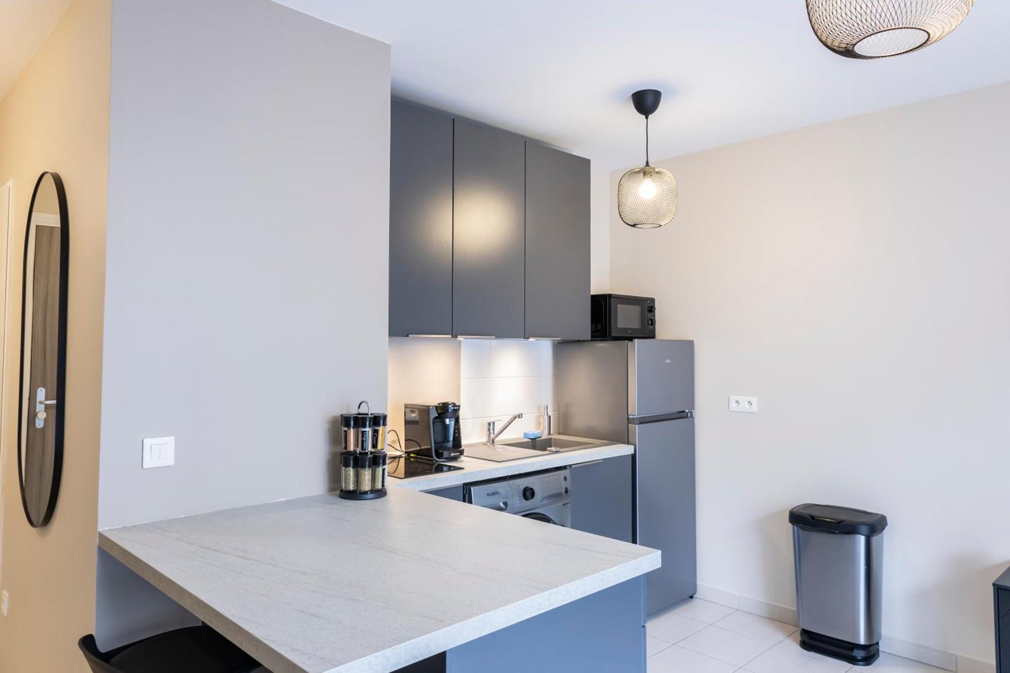 Charmant Studio En Residence Avec Parking Бюсси-Сен-Жорж Экстерьер фото