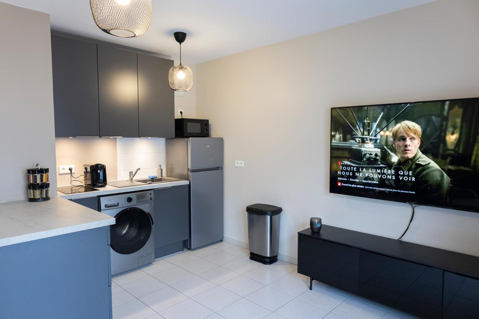 Charmant Studio En Residence Avec Parking Бюсси-Сен-Жорж Экстерьер фото