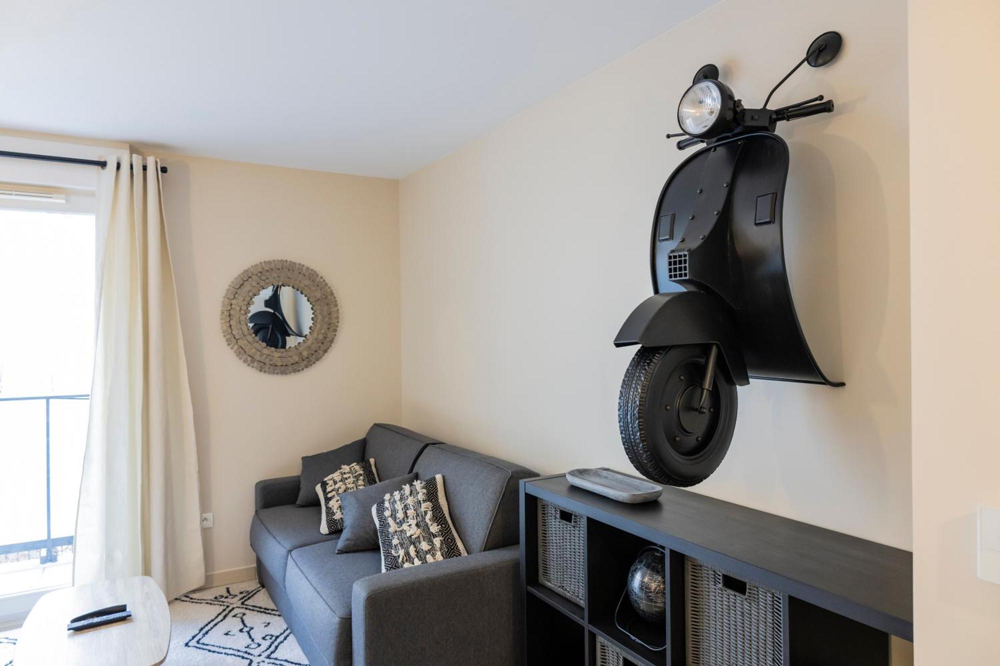 Charmant Studio En Residence Avec Parking Бюсси-Сен-Жорж Экстерьер фото