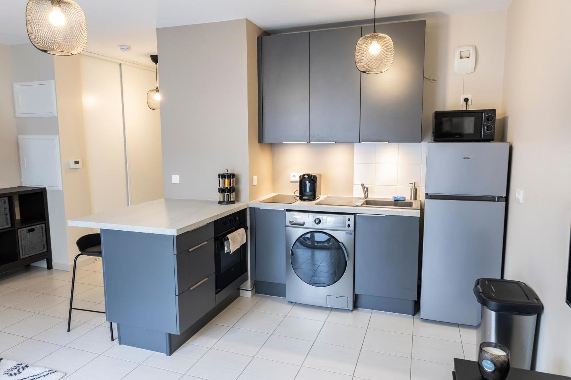 Charmant Studio En Residence Avec Parking Бюсси-Сен-Жорж Экстерьер фото
